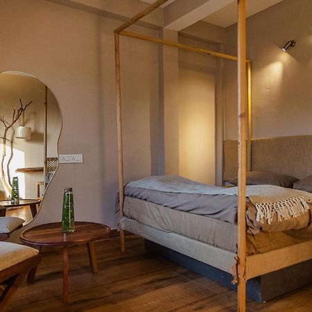 Exstasy Stays - Bathtub Rooms & Cafe - Your Romantic & Cozy Getaway - Thhpsociety - 무크테슈와르 외부 사진