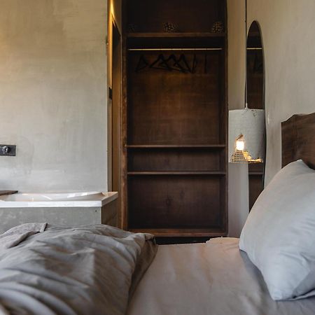 Exstasy Stays - Bathtub Rooms & Cafe - Your Romantic & Cozy Getaway - Thhpsociety - 무크테슈와르 외부 사진