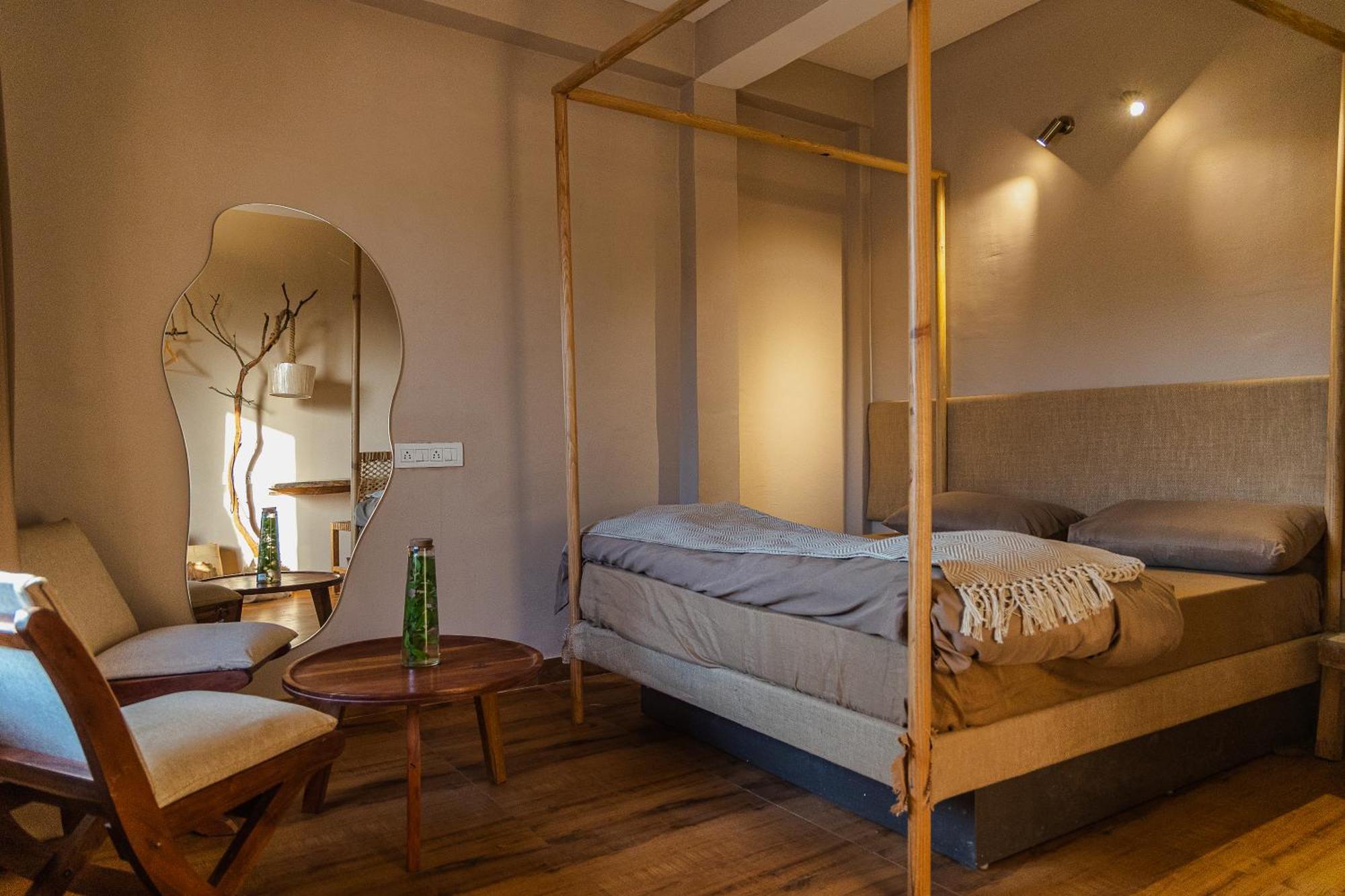 Exstasy Stays - Bathtub Rooms & Cafe - Your Romantic & Cozy Getaway - Thhpsociety - 무크테슈와르 외부 사진