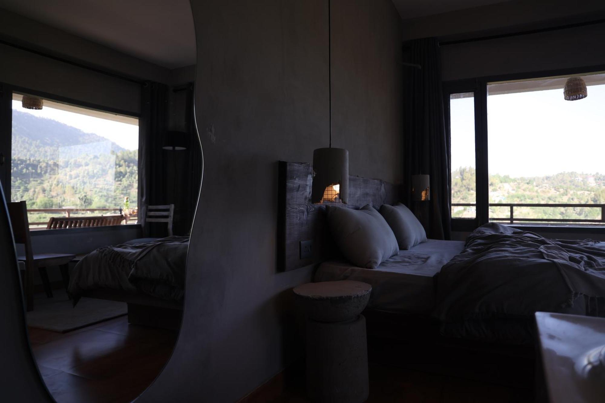 Exstasy Stays - Bathtub Rooms & Cafe - Your Romantic & Cozy Getaway - Thhpsociety - 무크테슈와르 외부 사진