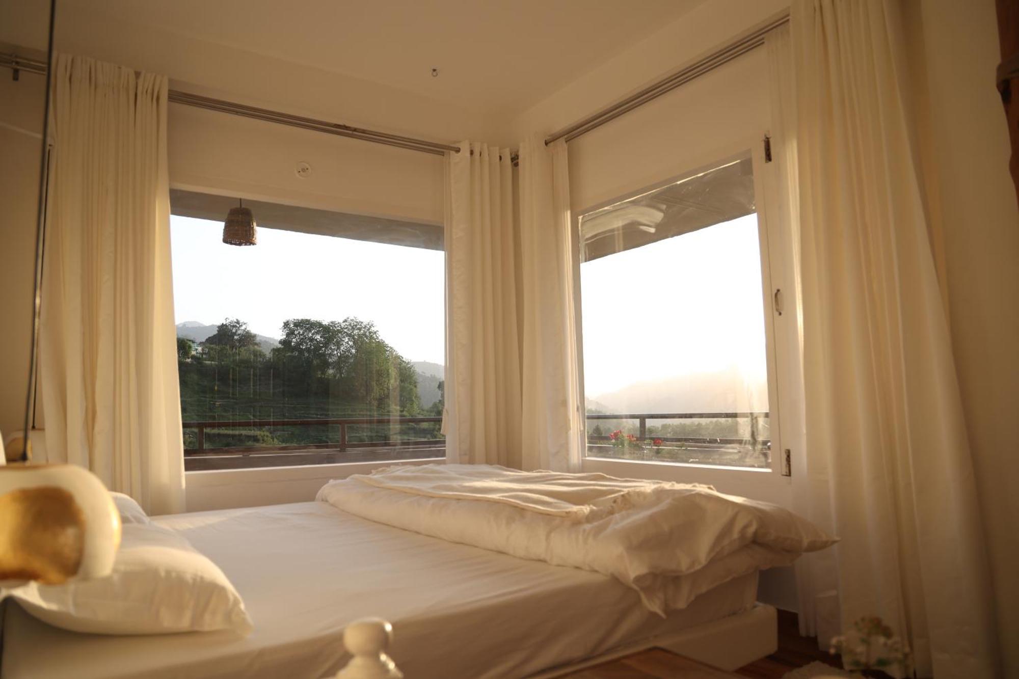 Exstasy Stays - Bathtub Rooms & Cafe - Your Romantic & Cozy Getaway - Thhpsociety - 무크테슈와르 외부 사진