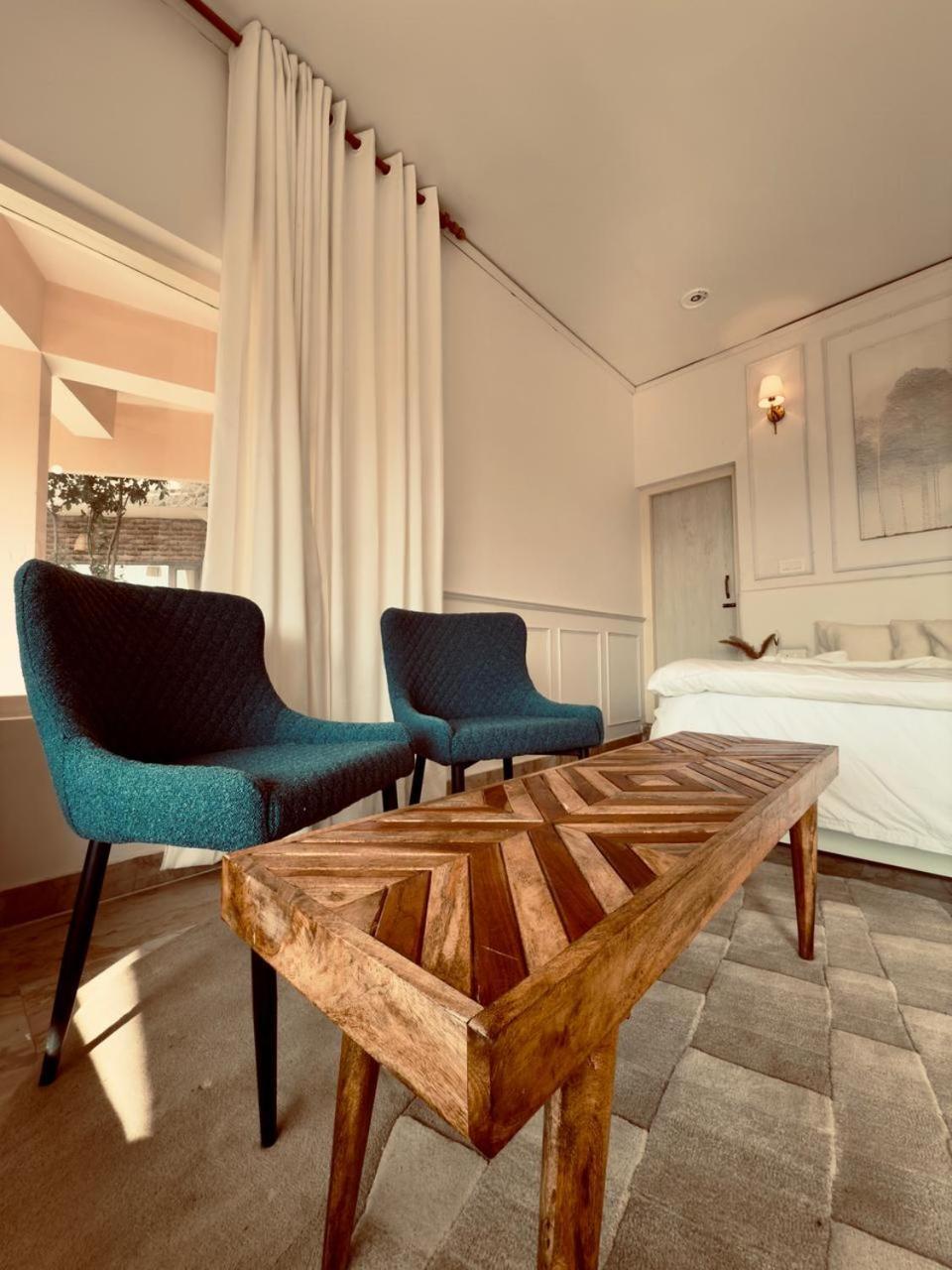 Exstasy Stays - Bathtub Rooms & Cafe - Your Romantic & Cozy Getaway - Thhpsociety - 무크테슈와르 외부 사진